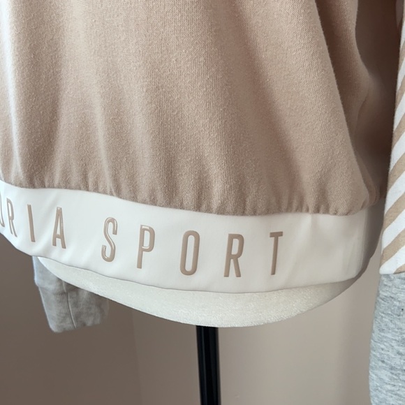 𝅺victoria Sport Sweater - Picture 3 of 7